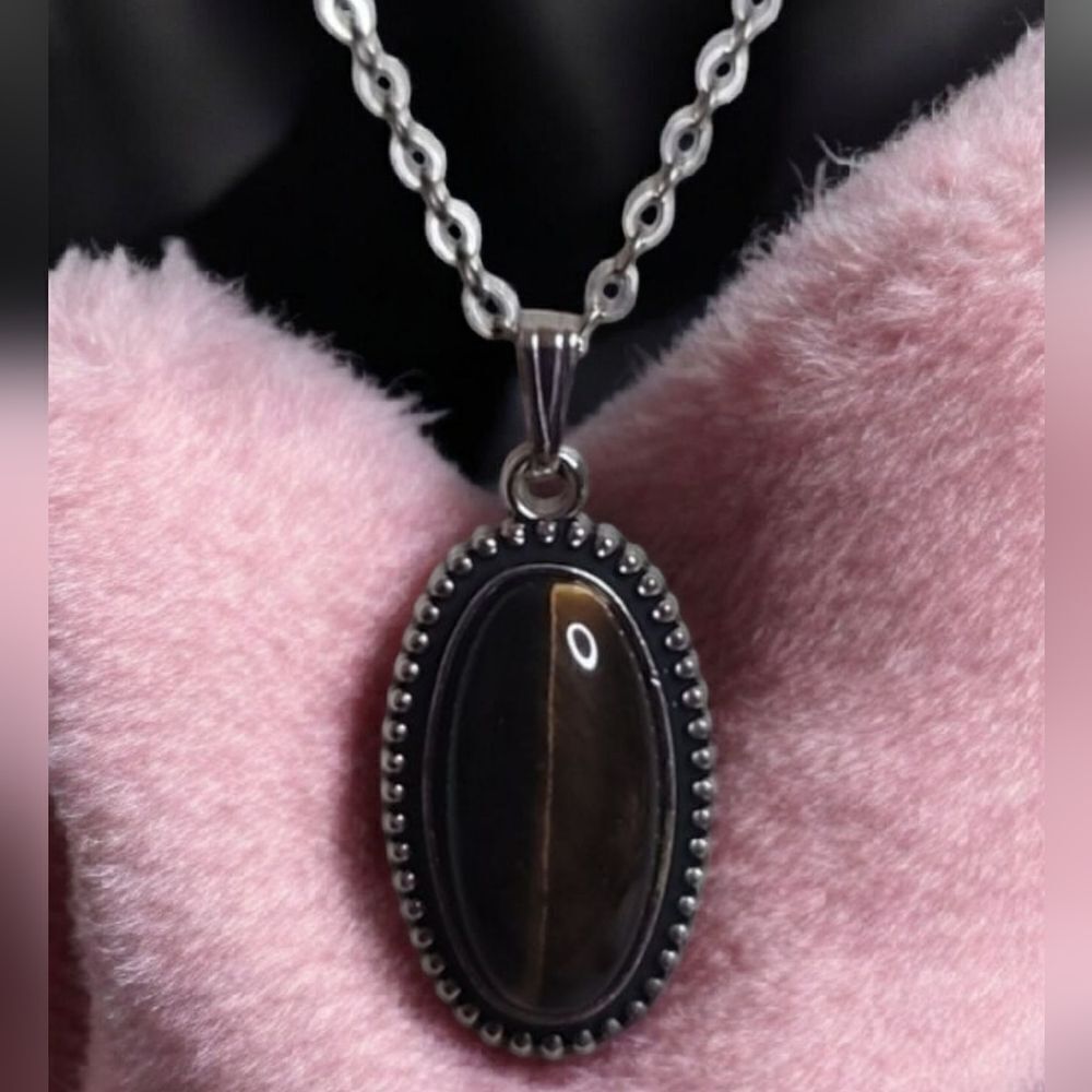 Tigers EYE Elegant Silver Pendant Necklace